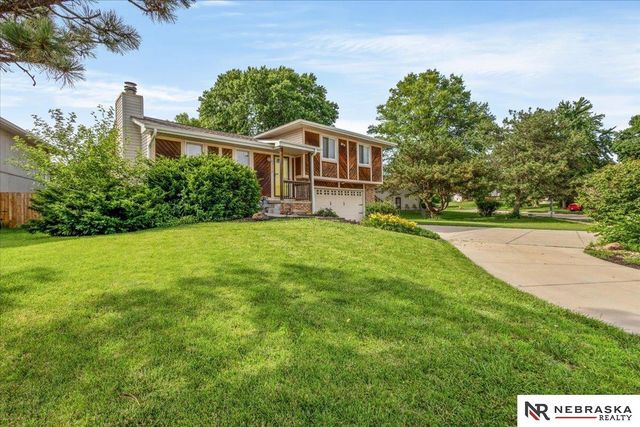 6712 S 73rd Avenue, Ralston, NE 68127