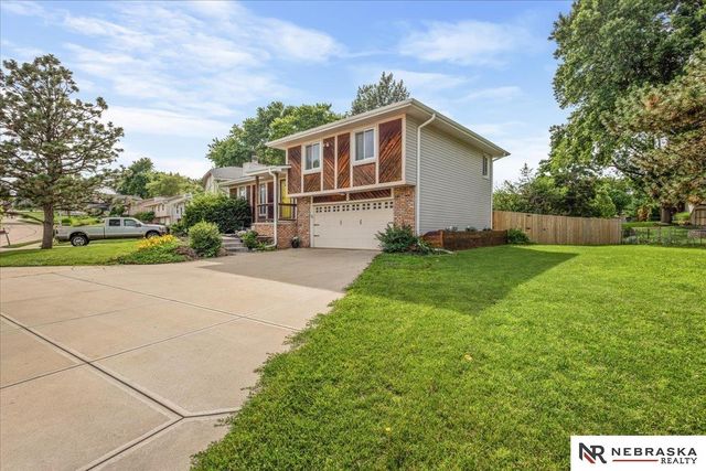 6712 S 73rd Avenue, Ralston, NE 68127