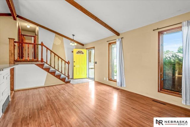 6712 S 73rd Avenue, Ralston, NE 68127