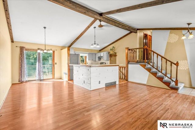 6712 S 73rd Avenue, Ralston, NE 68127