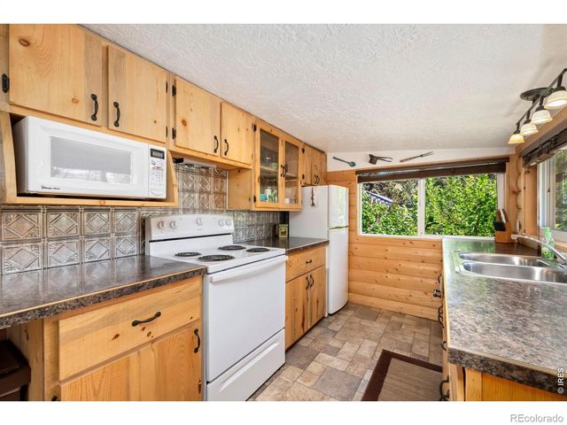 47 Falls Creek Drive, Bellvue, CO 80512