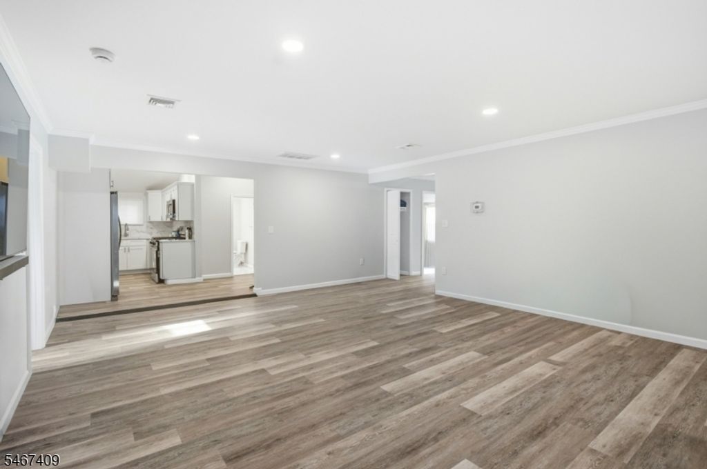 183 Greenwood Dr, Old Bridge Twp., NJ 07735 — photo 4