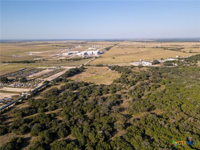 112 Loop 308, Briggs, TX 78608