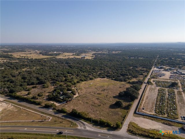 112 Loop 308, Briggs, TX 78608
