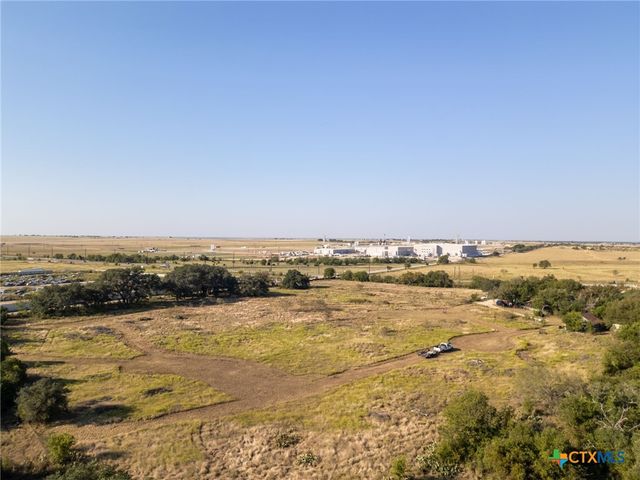 112 Loop 308, Briggs, TX 78608