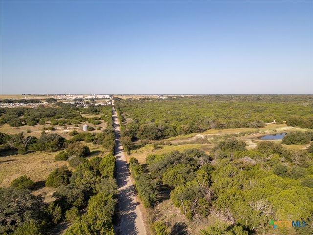 112 Loop 308, Briggs, TX 78608