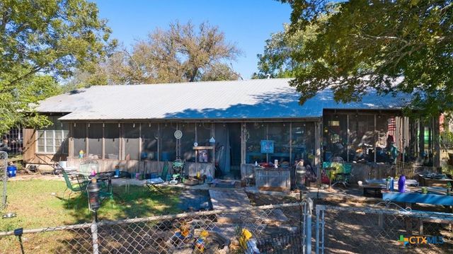 112 Loop 308, Briggs, TX 78608