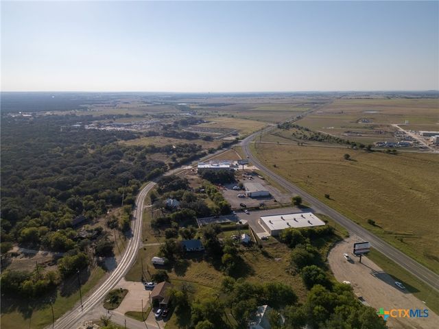112 Loop 308, Briggs, TX 78608