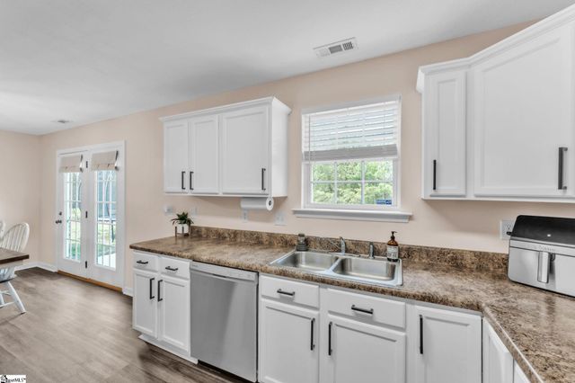 102 Lochenshire Place, Belton, SC 29627