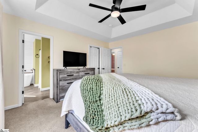 102 Lochenshire Place, Belton, SC 29627