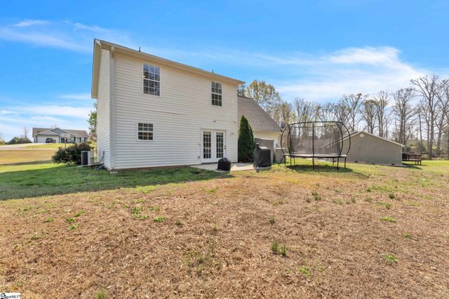 102 Lochenshire Place, Belton, SC 29627