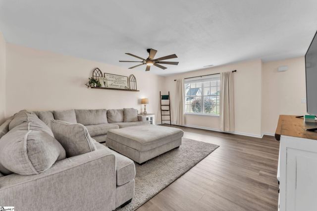 102 Lochenshire Place, Belton, SC 29627