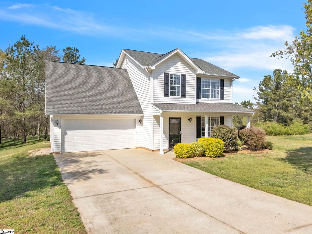 102 Lochenshire Place, Belton, SC 29627