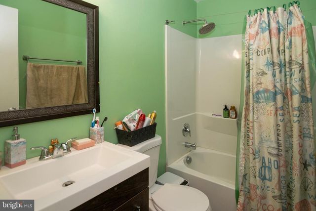 3 EAGLE CT, Sicklerville, NJ 08081