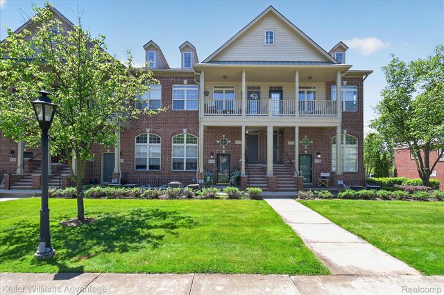 446 Old Pine Way, Walled Lake, MI 48390