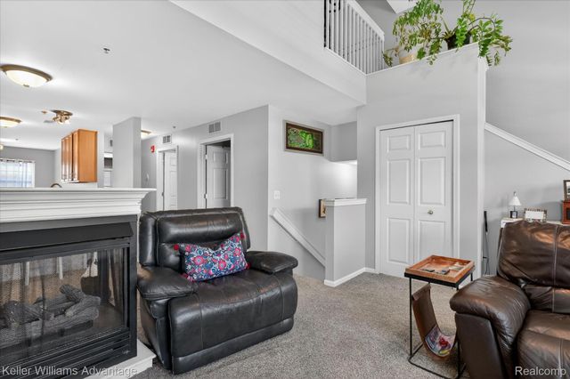 446 Old Pine Way, Walled Lake, MI 48390