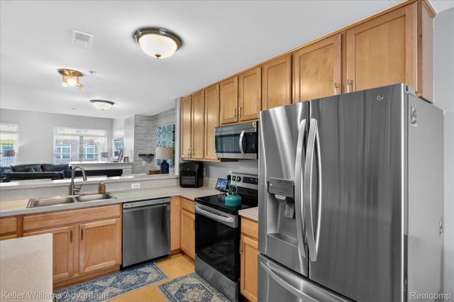 446 Old Pine Way, Walled Lake, MI 48390