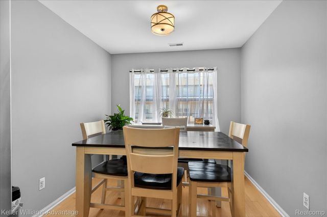 446 Old Pine Way, Walled Lake, MI 48390