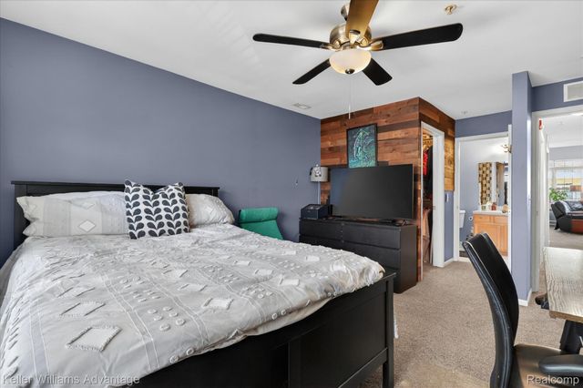 446 Old Pine Way, Walled Lake, MI 48390