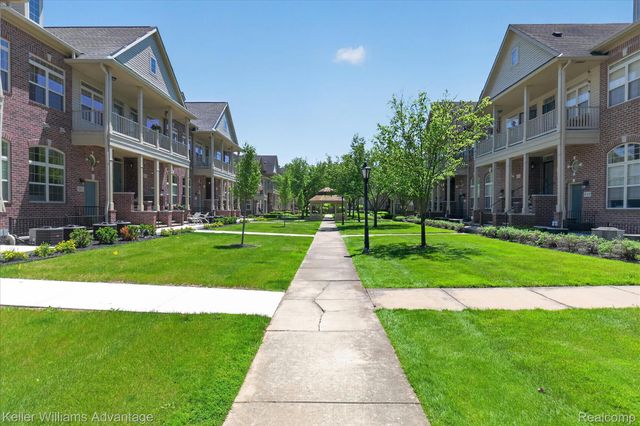 446 Old Pine Way, Walled Lake, MI 48390