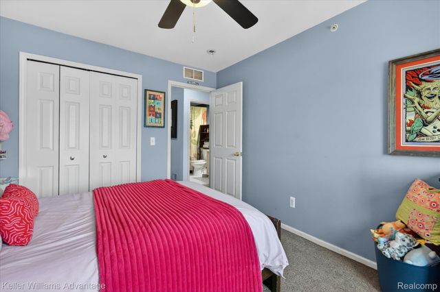 446 Old Pine Way, Walled Lake, MI 48390