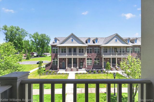 446 Old Pine Way, Walled Lake, MI 48390