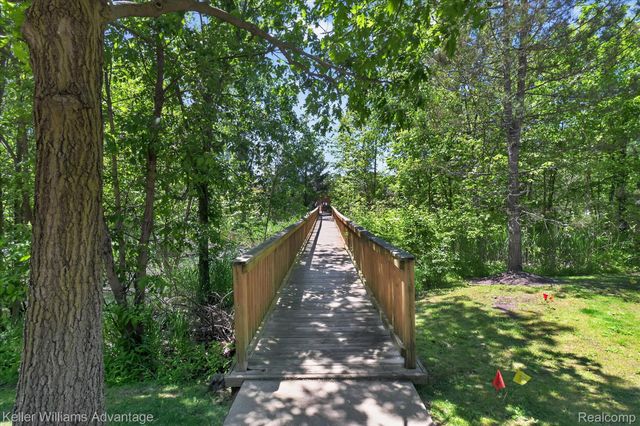 446 Old Pine Way, Walled Lake, MI 48390
