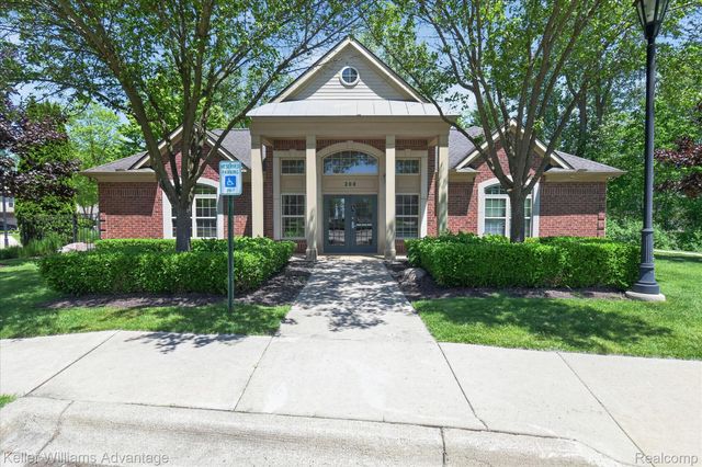 446 Old Pine Way, Walled Lake, MI 48390