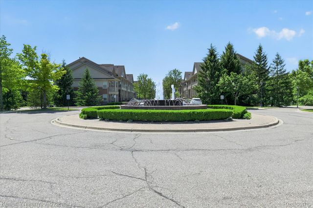 446 Old Pine Way, Walled Lake, MI 48390