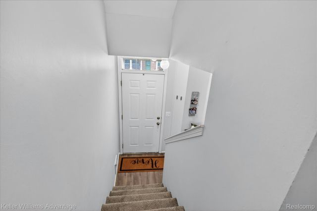446 Old Pine Way, Walled Lake, MI 48390