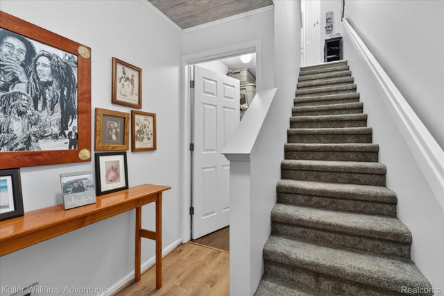 446 Old Pine Way, Walled Lake, MI 48390