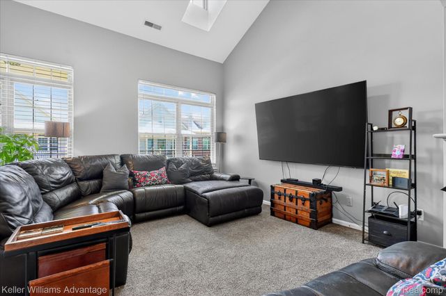 446 Old Pine Way, Walled Lake, MI 48390