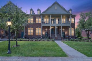 446 Old Pine Way, Walled Lake, MI 48390