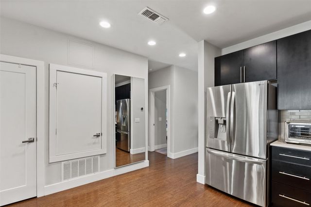 2805 Dulce LN 1033, Austin, TX 78704