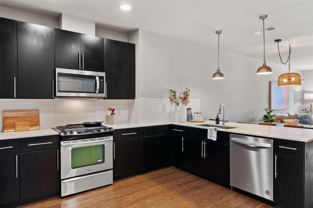 2805 Dulce LN 1033, Austin, TX 78704