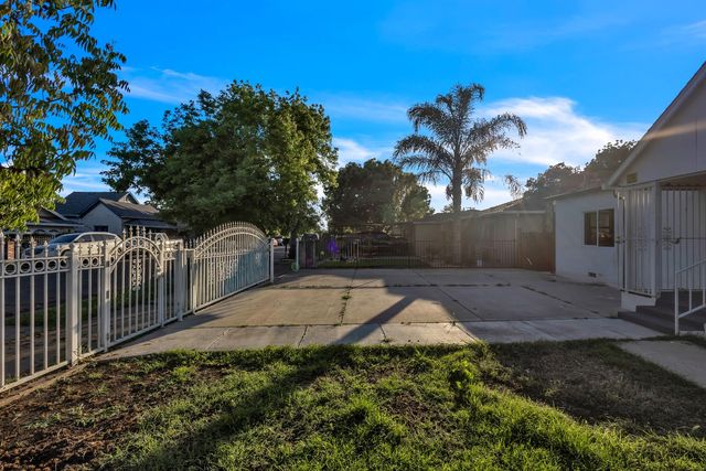 2335 E Washington St, Stockton, CA 95205