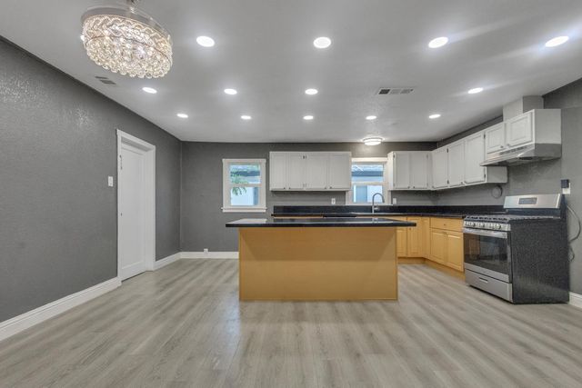 2335 E Washington St, Stockton, CA 95205