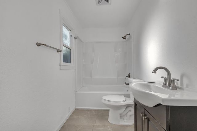 2335 E Washington St, Stockton, CA 95205