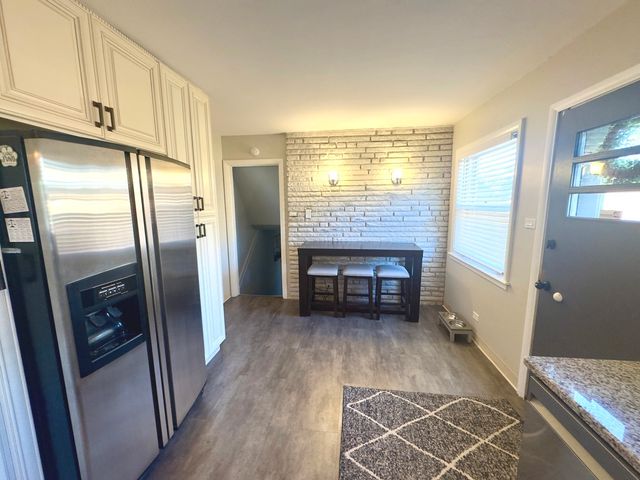 2610 Sunnyside Avenue, Westchester, IL 60154