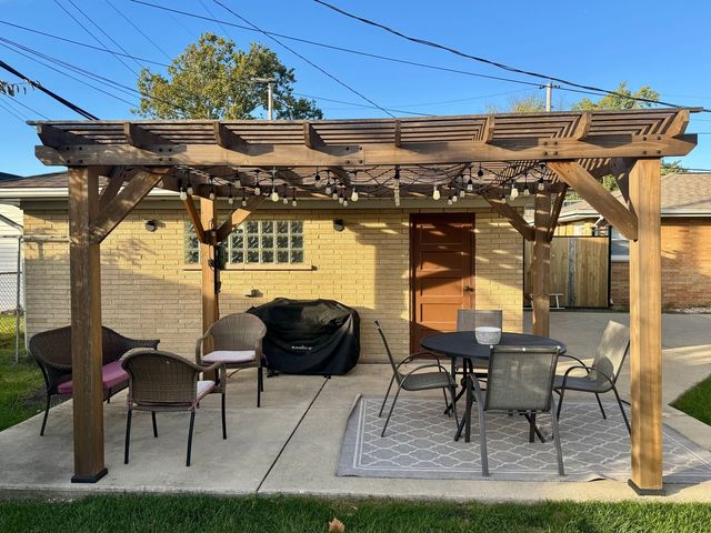 2610 Sunnyside Avenue, Westchester, IL 60154