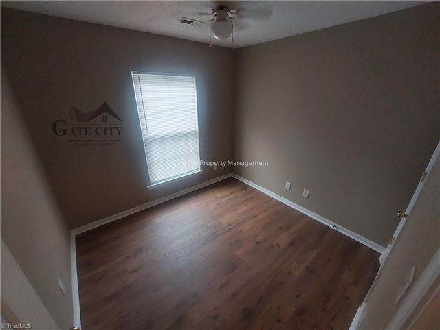 3983 Elizabeth Glen Way, Jamestown, NC 27282
