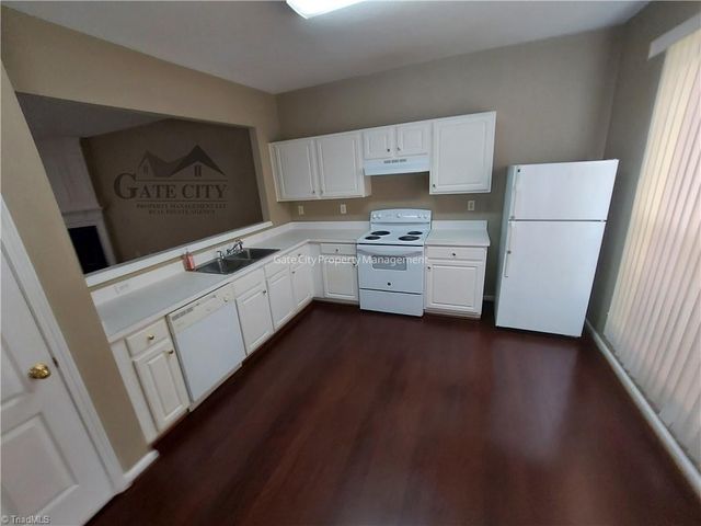 3983 Elizabeth Glen Way, Jamestown, NC 27282