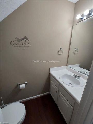 3983 Elizabeth Glen Way, Jamestown, NC 27282