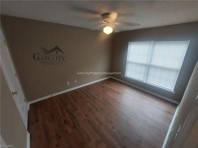 3983 Elizabeth Glen Way, Jamestown, NC 27282