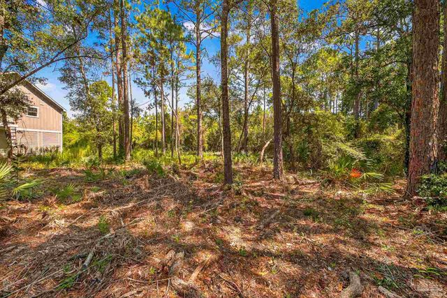 5652 Bay Forest Dr, Pensacola, FL 32526