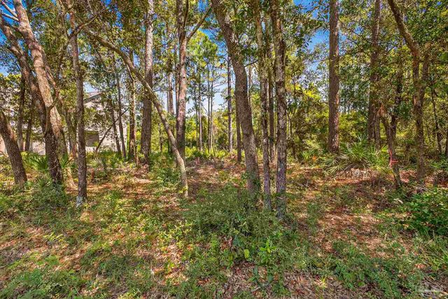 5652 Bay Forest Dr, Pensacola, FL 32526