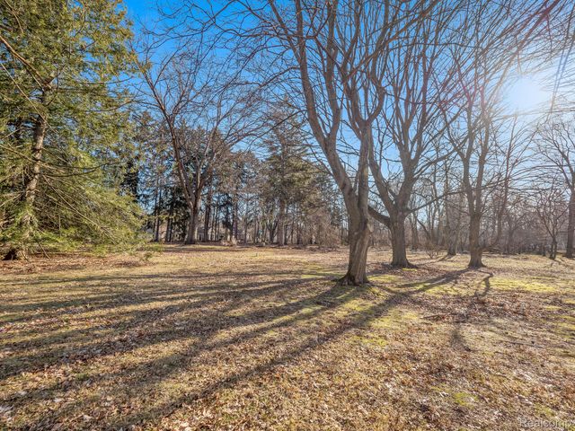 31050 BRIARCLIFF Road, Franklin Village, MI 48025