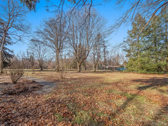 31050 BRIARCLIFF Road, Franklin Village, MI 48025