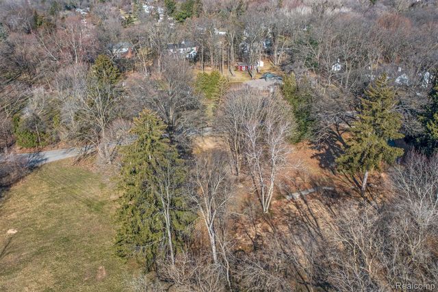 31050 BRIARCLIFF Road, Franklin Village, MI 48025