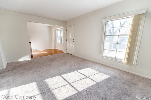 18953 Woodcrest Street, Harper Woods, MI 48225